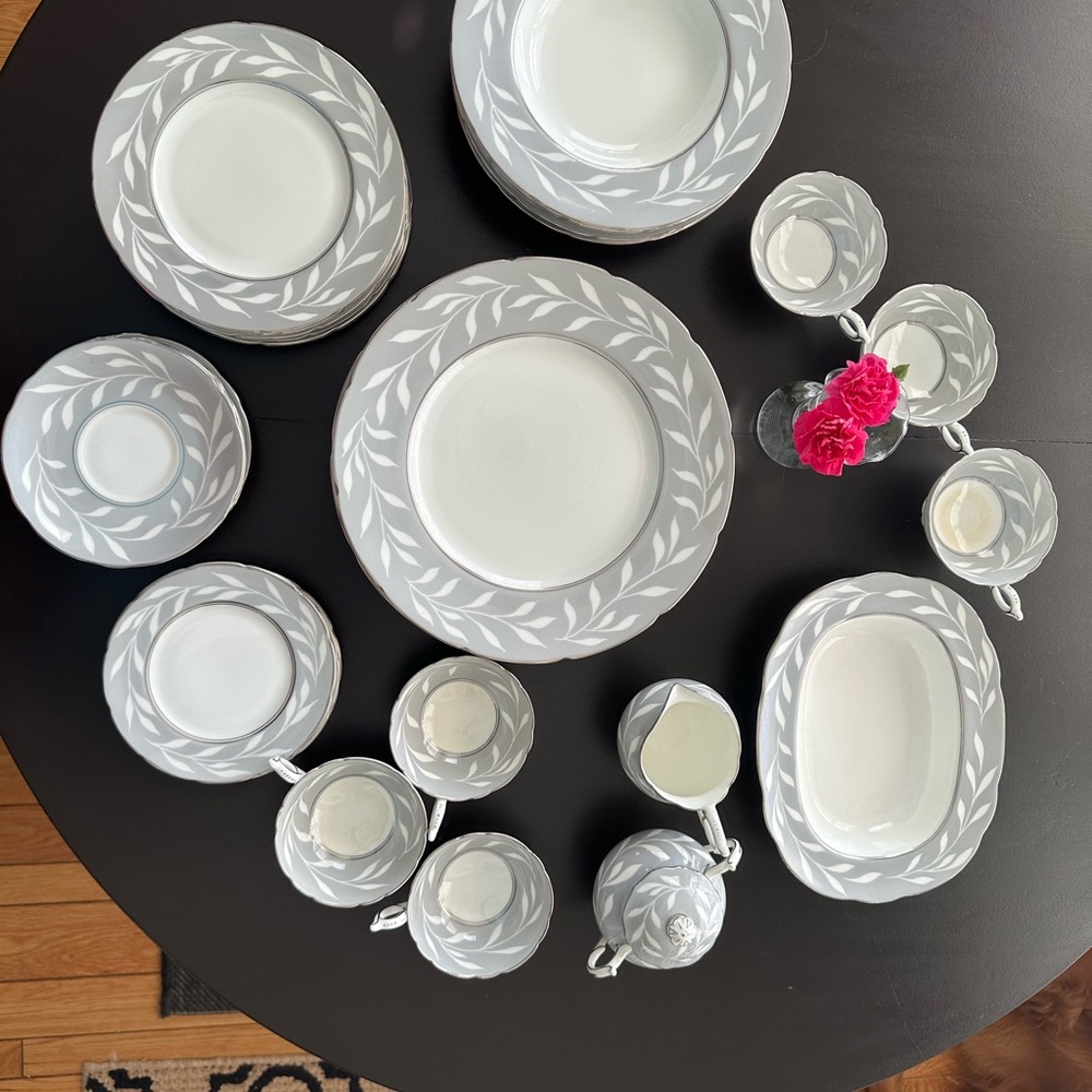 Coalport “Phantom” Fine China - 6 piece complete place setting plus more!!
